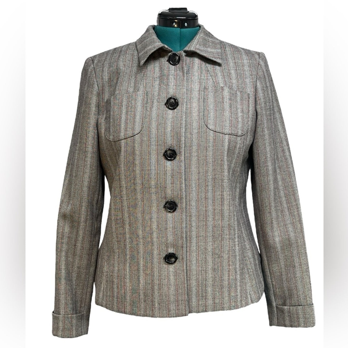 Vintage Harvé Benard Brown Pinstriped Wool Blazer – Size 12
I