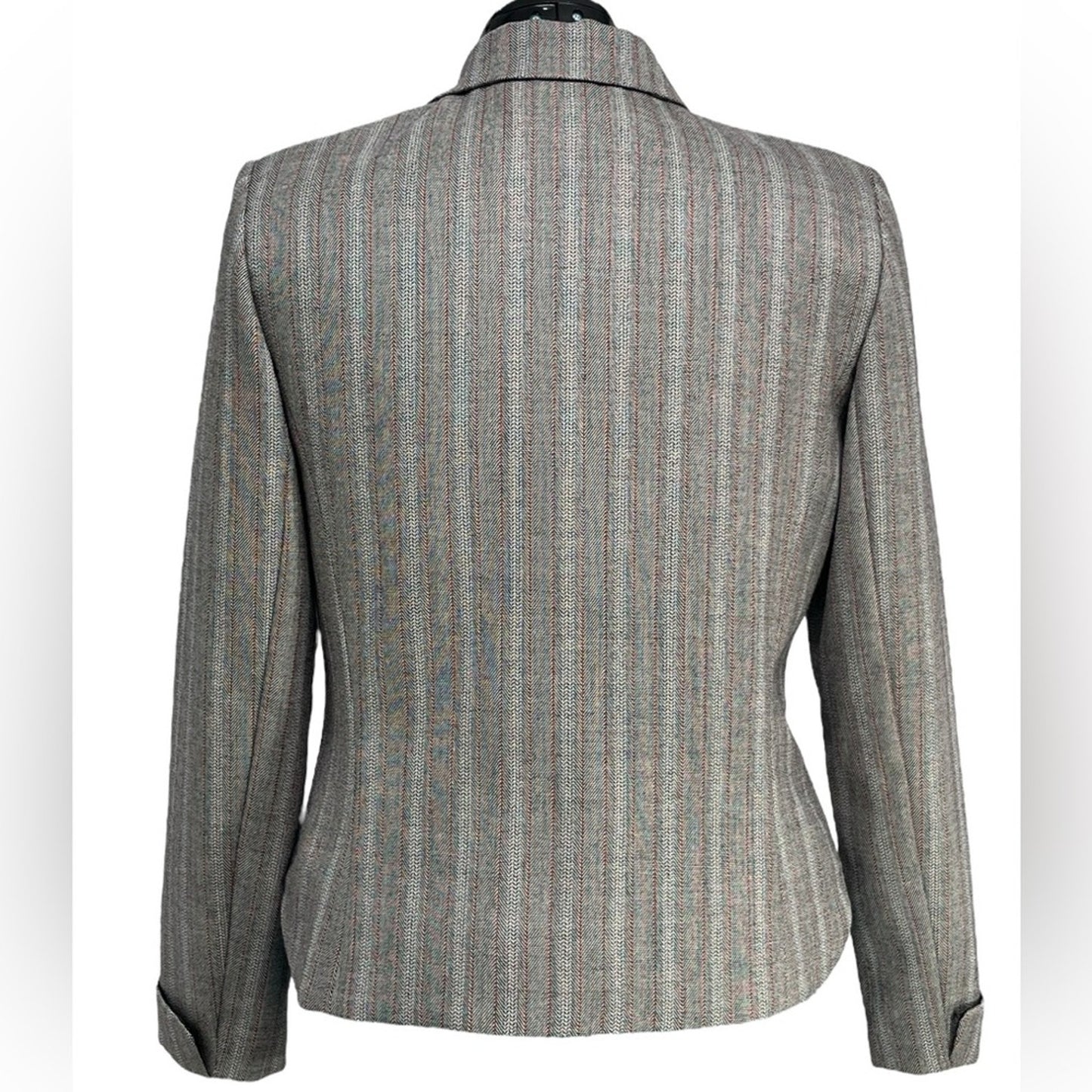 Vintage Harvé Benard Brown Pinstriped Wool Blazer – Size 12
I