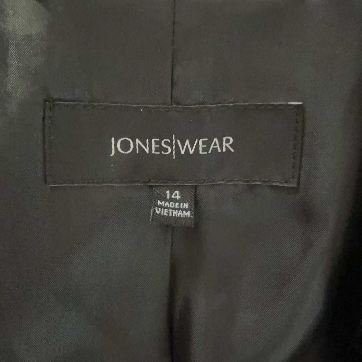JonesWear Women’s Black Ruffled Front Crushed Velvet Holiday Jacket Size 14