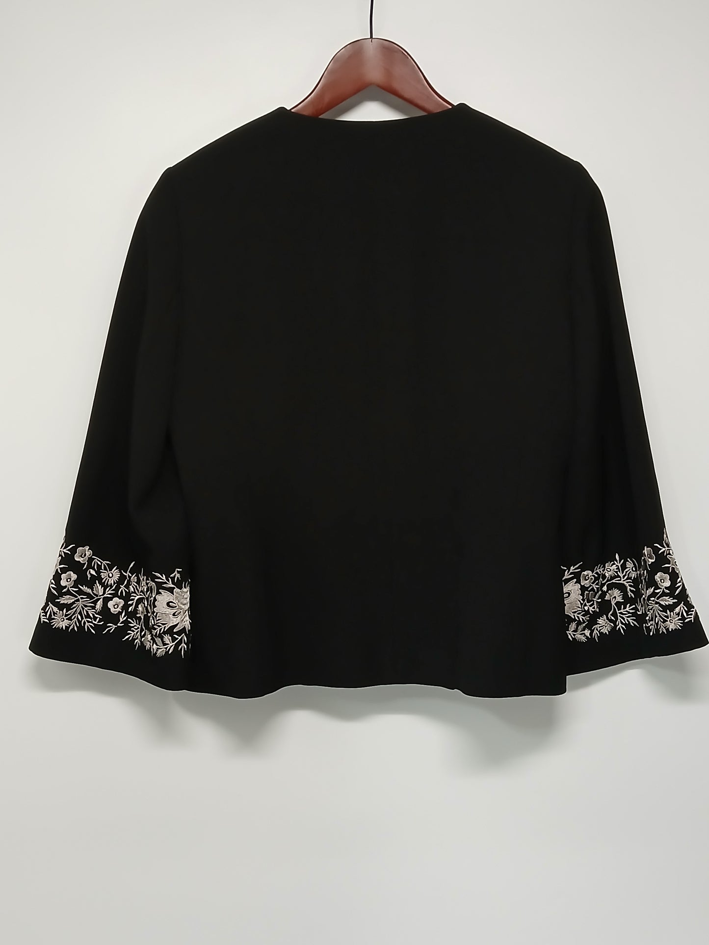Kasper Black Open Front Blazer Sz 8 Embroidered Cuff Detail Career Jacket