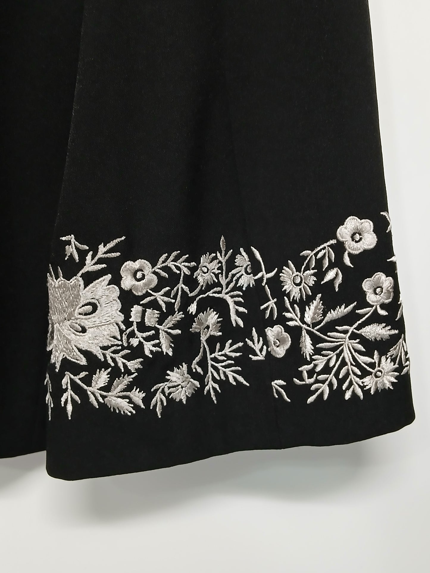 Kasper Black Open Front Blazer Sz 8 Embroidered Cuff Detail Career Jacket