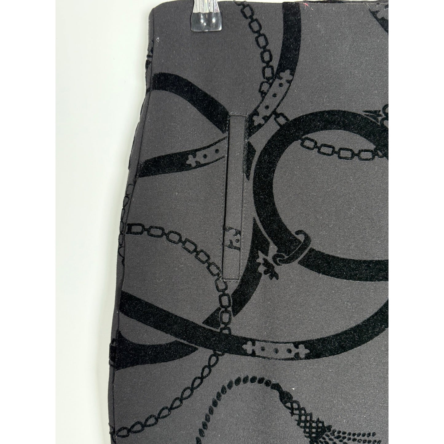 Black Juliet Flocked Velvet Chain Print Pull On Ankle Pants – Chico’s Size 0